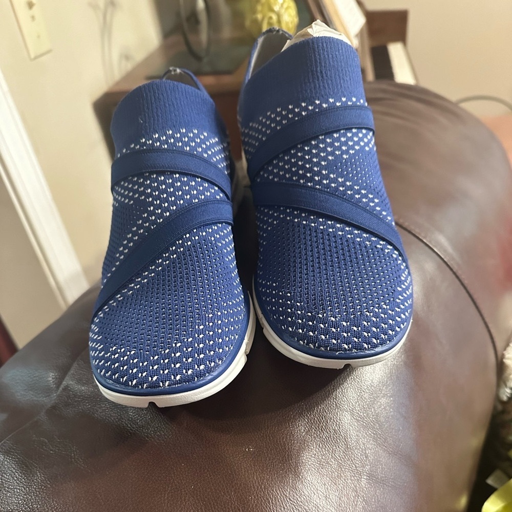 Merrill  women shoes, new very nice pretty Royal Blue